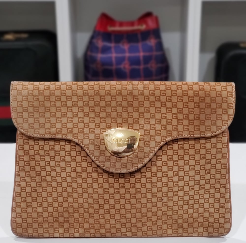 Image of Vtg. Gucci Tan "G" Square Monogram Clutch