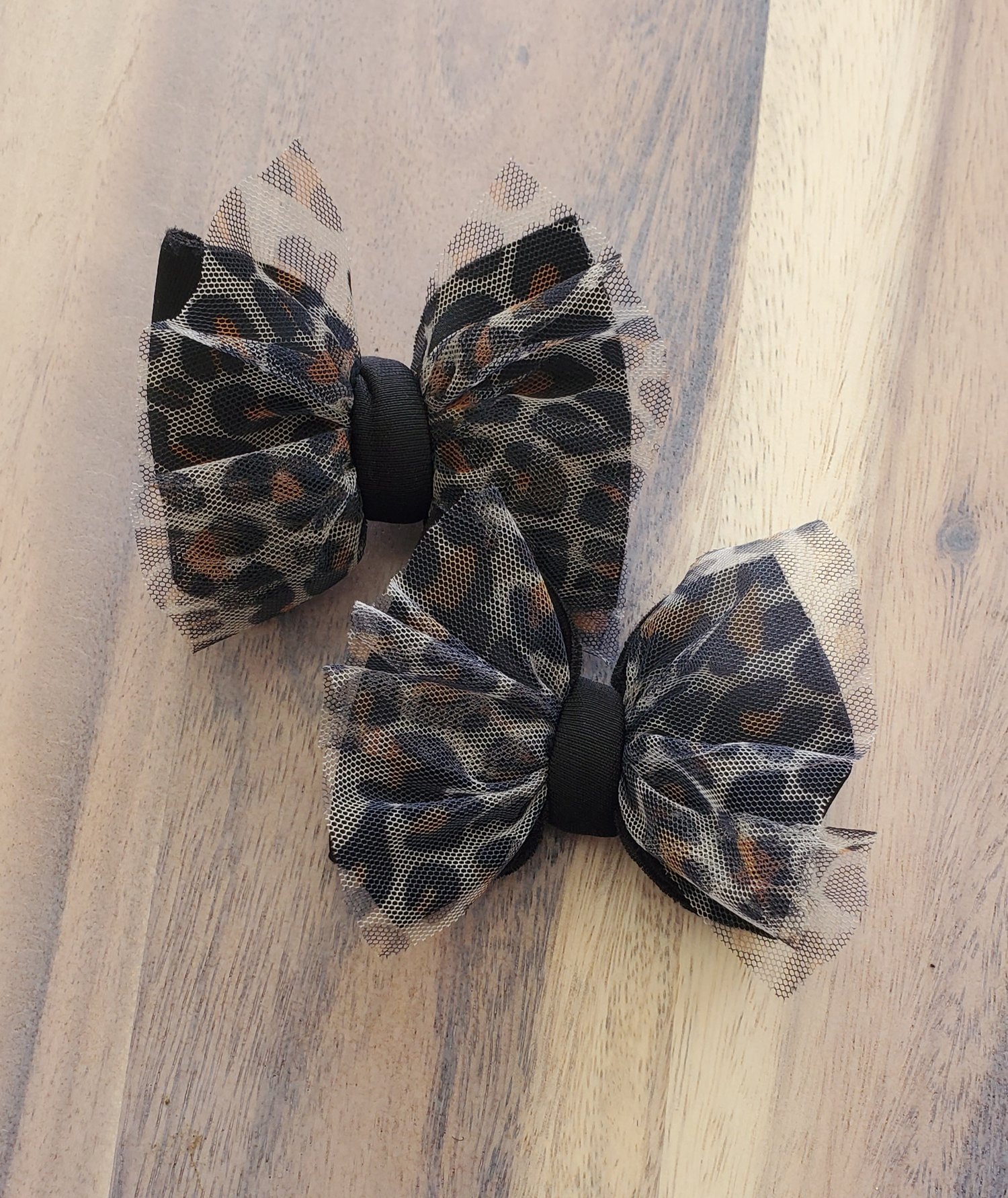 Image of Poofy leopard bow