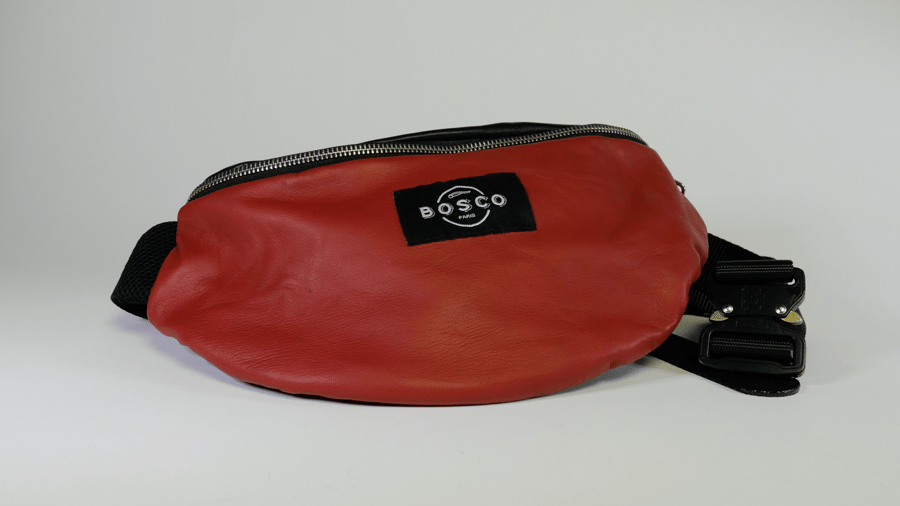 Image of bosco funny pack ( sac banane en cuir ) rouge et noir 