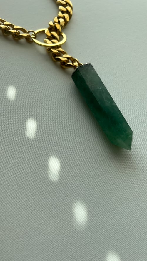 Image of GREEN ROSES I • Green Fluorite Lariat Necklace