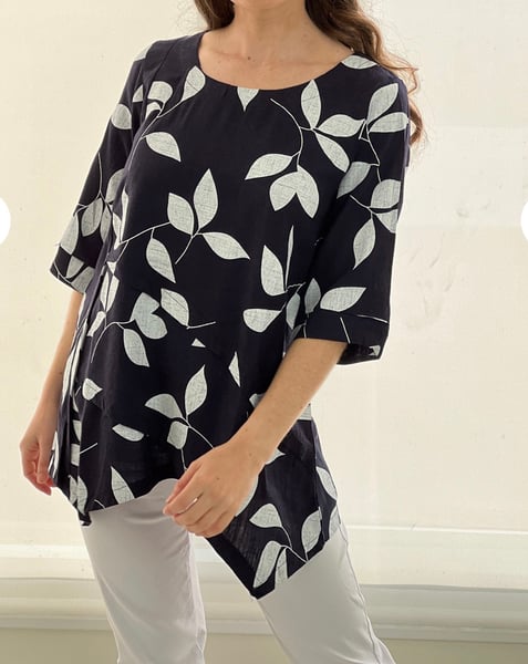 Image of Asymmetrical Linen/cotton Top - Navy Leaf 