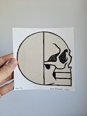 Circle Skull 2 -print