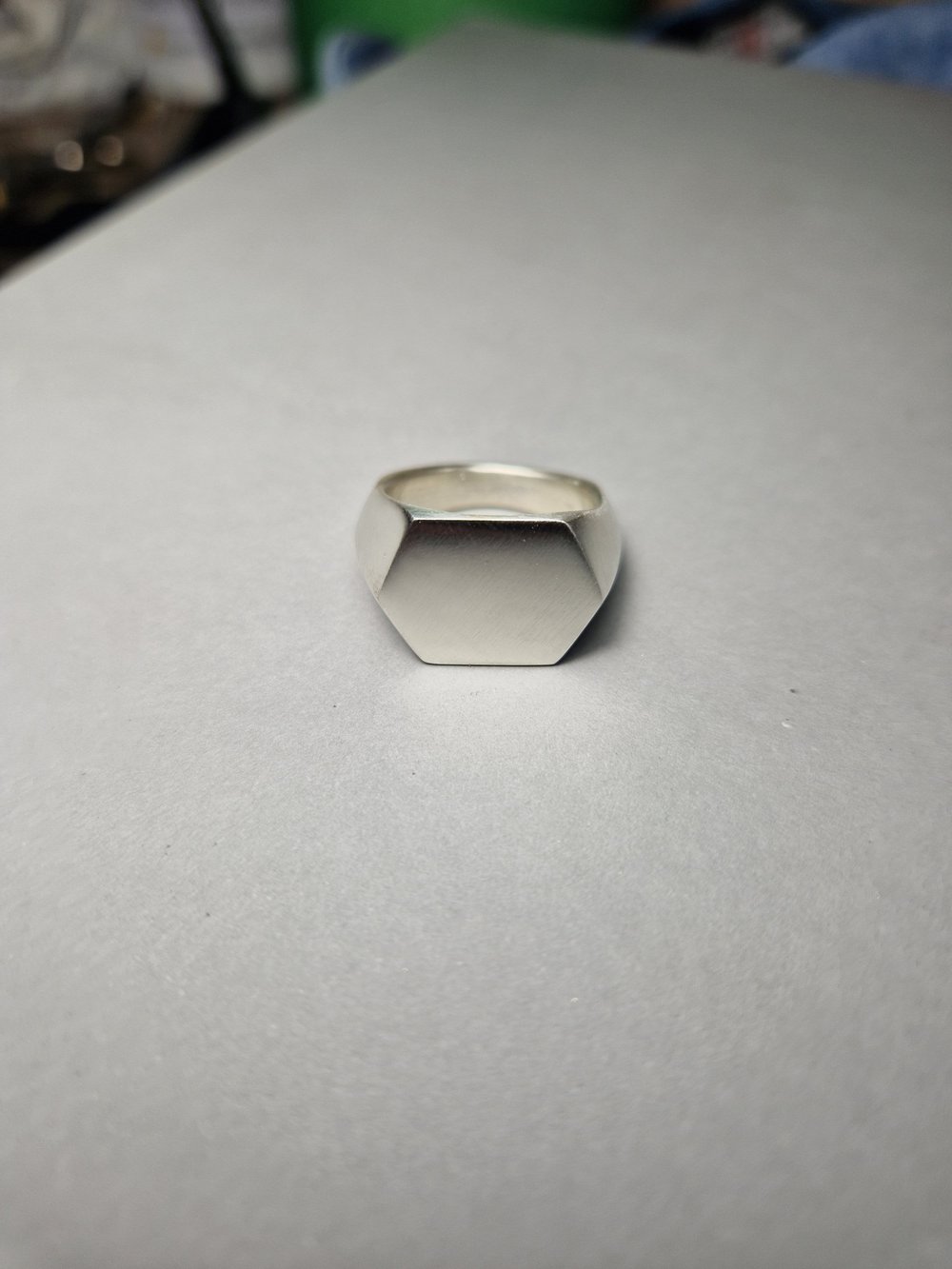 SILVER HEX SIGNET 