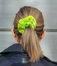 Image 2 of Green Banks of Daffodils scrunchie 2