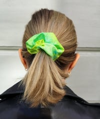 Image 2 of Green Banks of Daffodils scrunchie 5