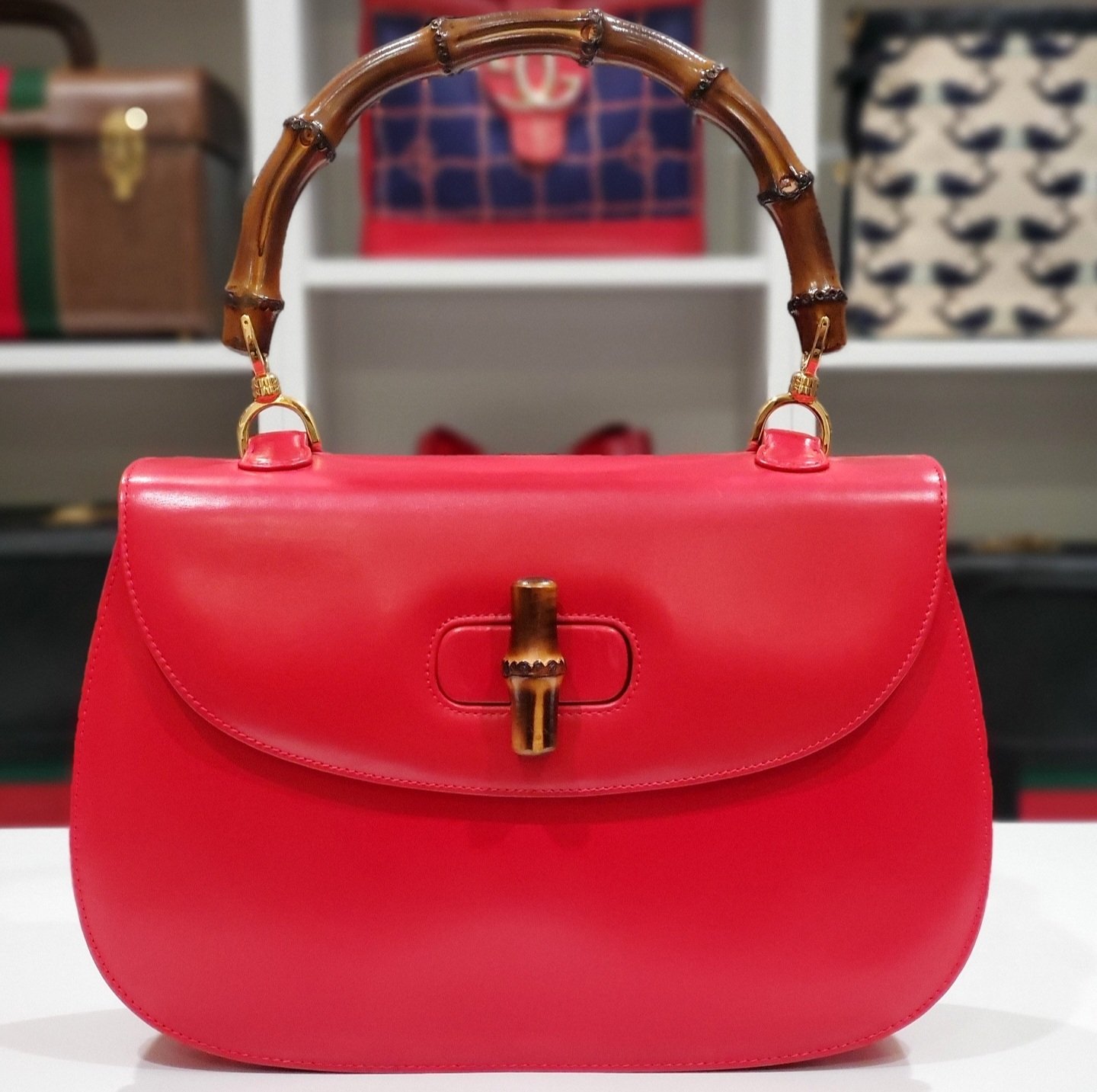 Red gucci bag with 2025 bamboo handle