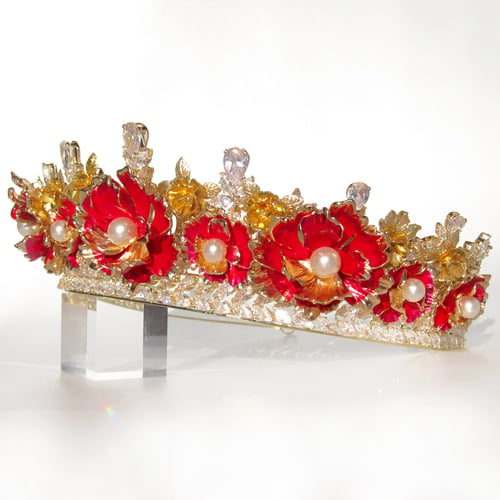 Image of Crimson Blooms crown 