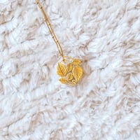 Image 1 of Collar Leaf