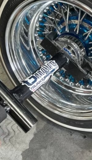 Image of 2 Prong WIRE WHEEL KNOCK OFF TOOL & BAR