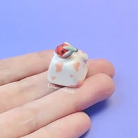 Image 5 of strawberry cow ceramic keycap-1