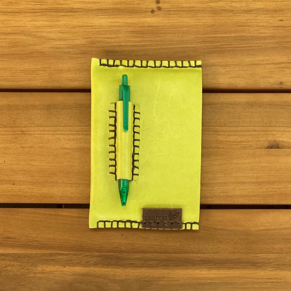 Image of Funda de cuero verde lima