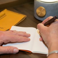 Image 6 of Funda de cuaderno oro viejo