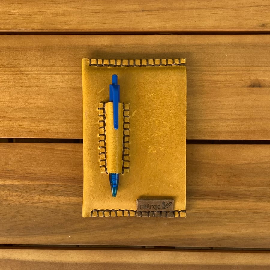 Image of Funda de cuaderno oro viejo