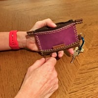 Image 6 of Monedero lila y marrón