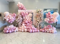 Balloon design on square arch and seen with colors of your choice 