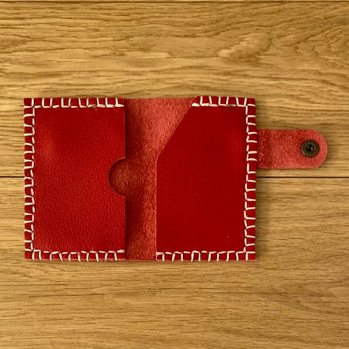 Image of Tarjetero botón rojo