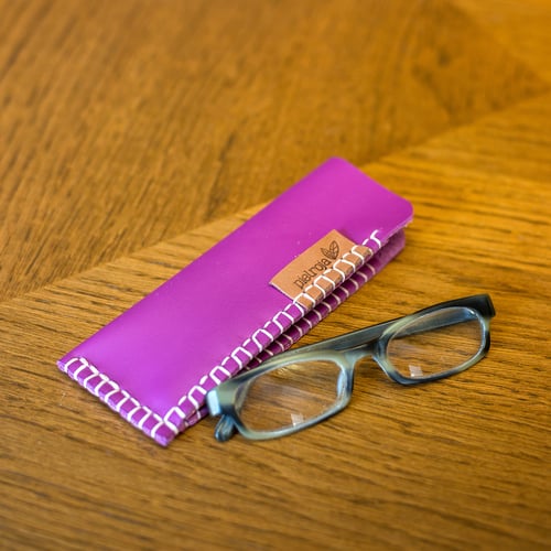 Image of Funda de gafas violeta
