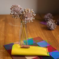 Image 1 of Funda de gafas amarilla