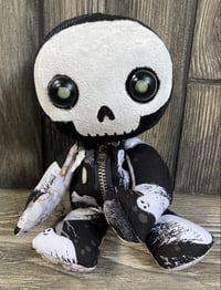 Image 2 of Skully