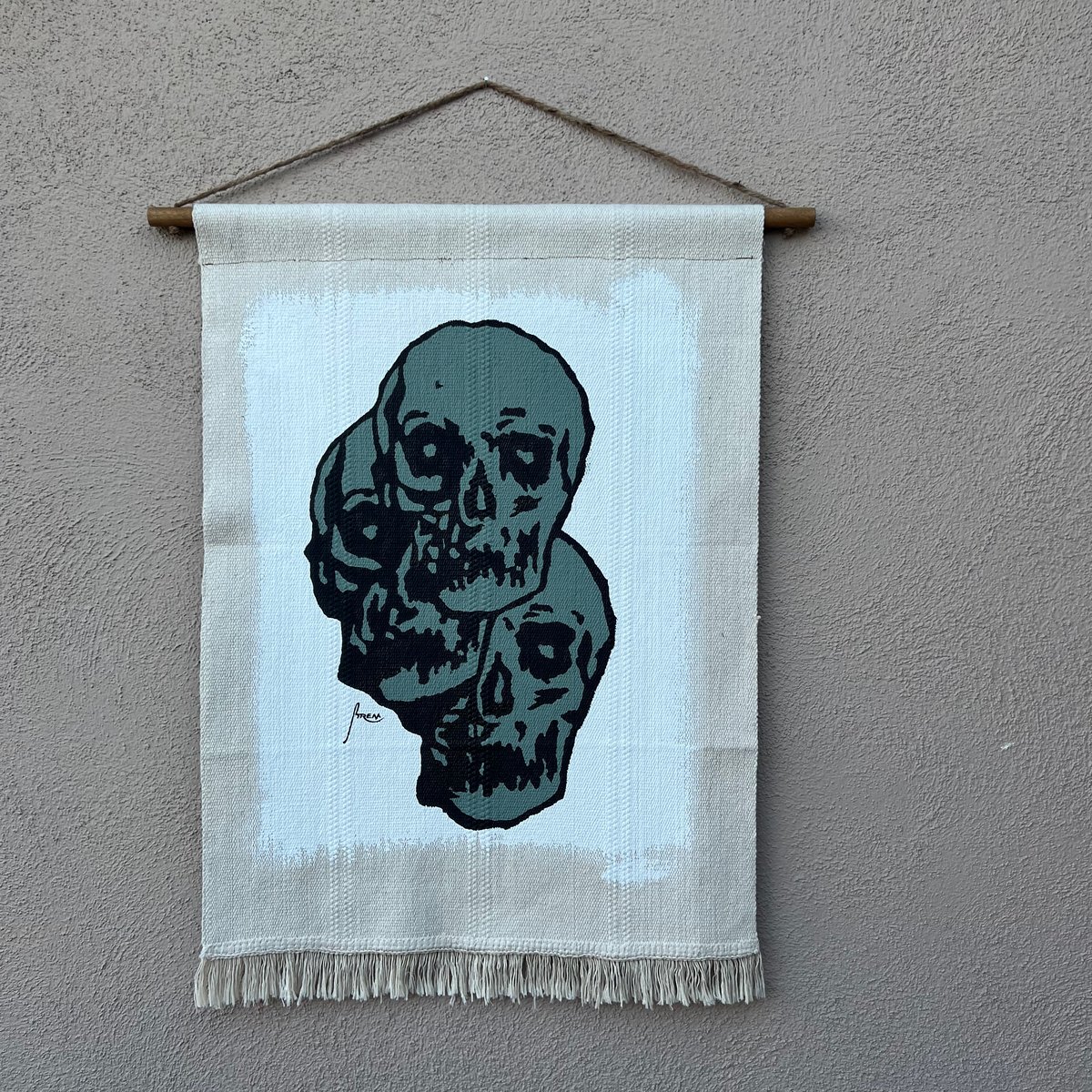 Image of Skull tapestry 