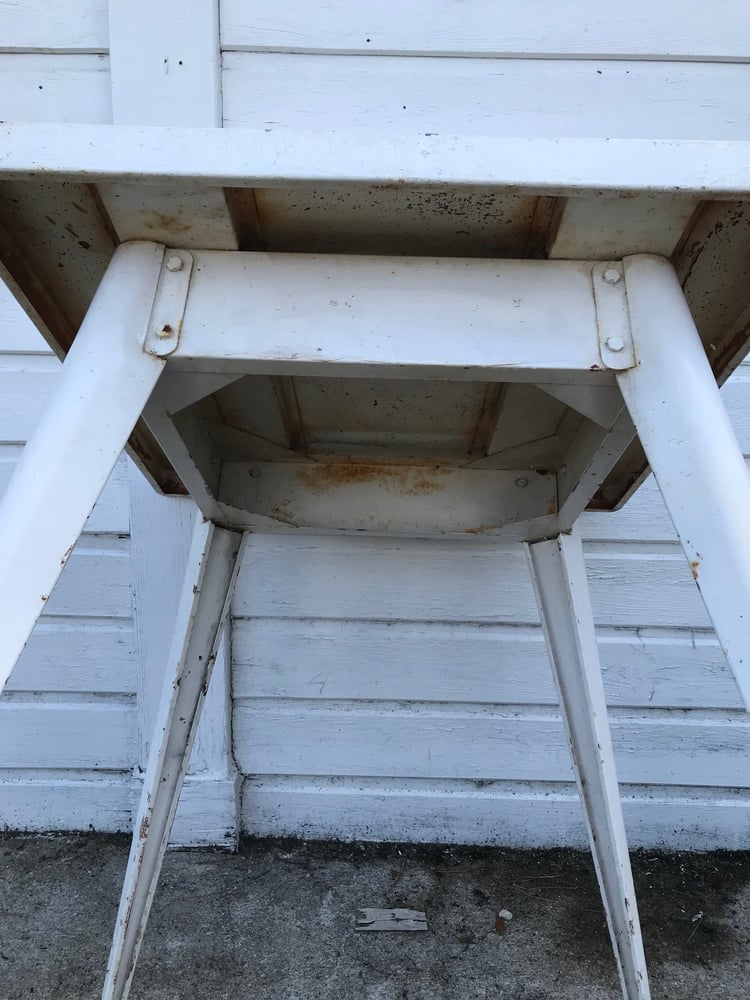 Image of Petite table Tolix carrée pieds compas