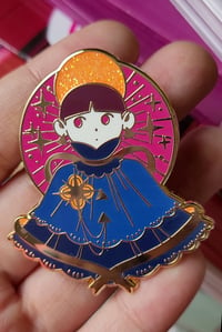 Image 2 of Pin Niño con estrellas