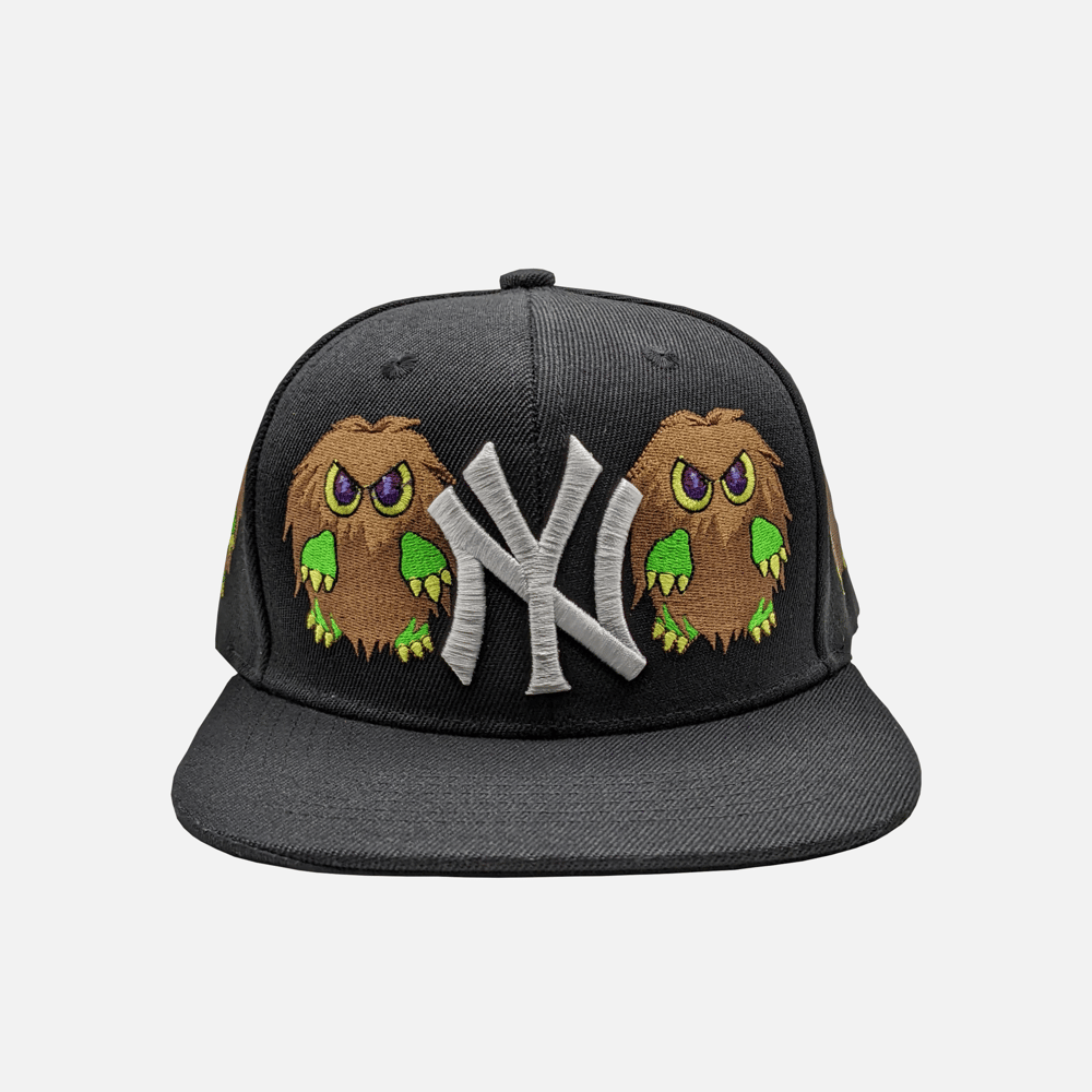 Image of NEW YORK YANKEES KURIBOH SNAPBACK (BLACK SB)