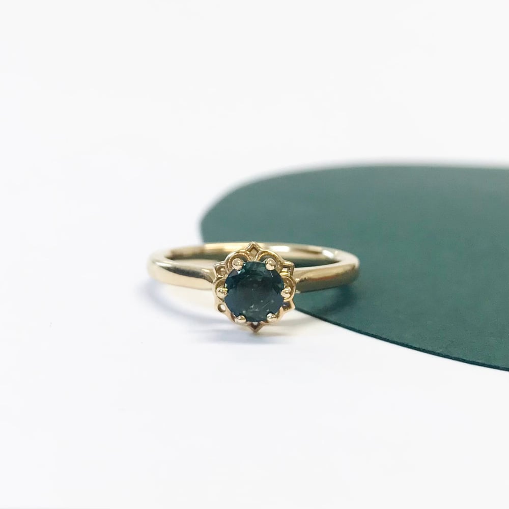 Image of Solitaire flower ring