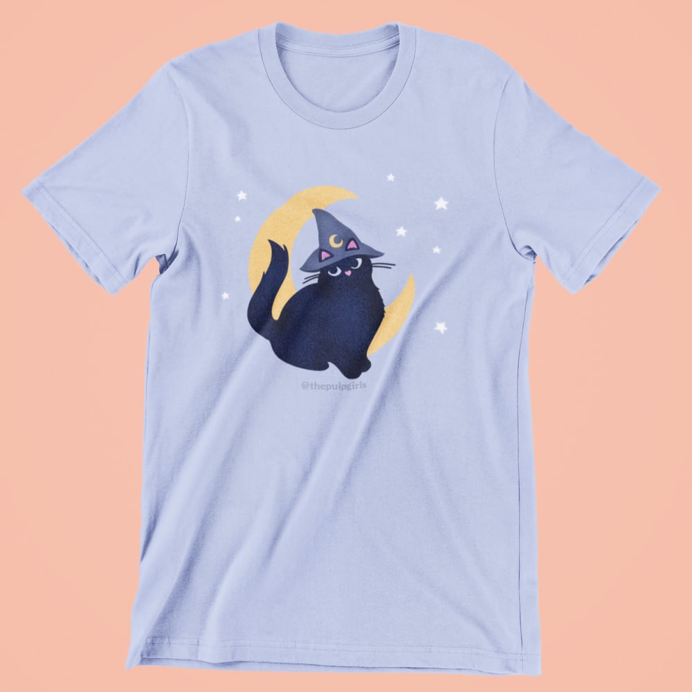 Image of WITCHâ€™S FAMILIAR CAT TEE