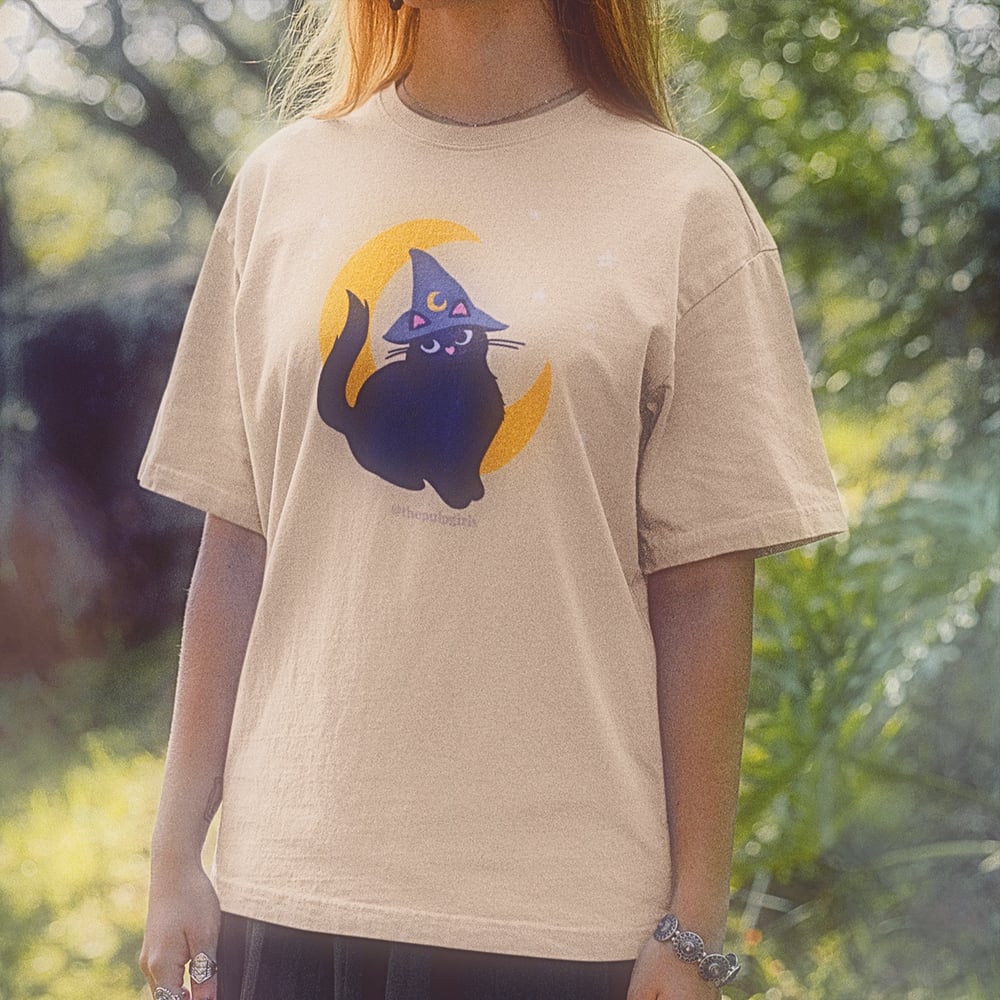 Image of WITCH’S FAMILIAR CAT TEE