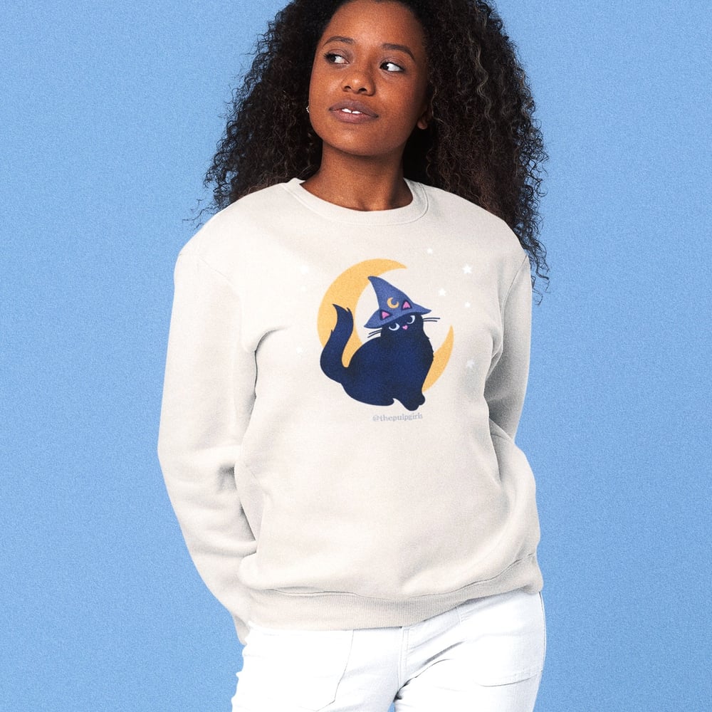 Image of WITCH’S FAMILIAR CAT CREWNECK