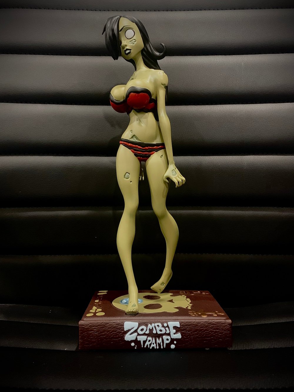 Zombie Tramp Statue "RED"