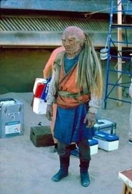 Image of Peek A Boo Alien by Rob Auquier