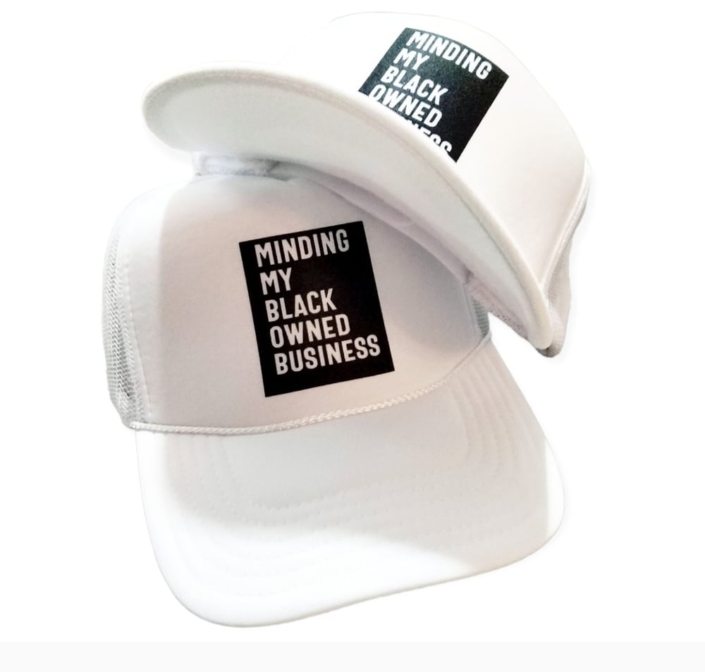 Image of MMBOB WHITE/BLACK TRUCKER HAT