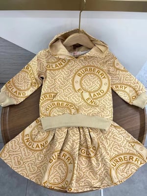 Image of Crème Skirt Set