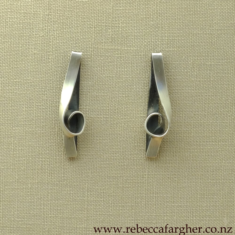 Image of Single Curl Ribbon Earrings