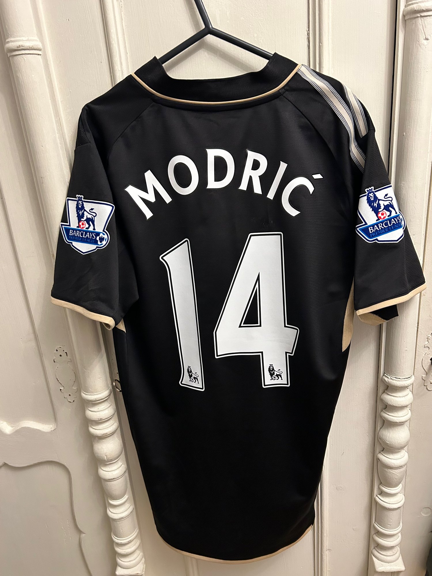 Image of Tottenham Hotspur “MODRIĆ 14” 2008/09 Third Shirt + PL patches (M)