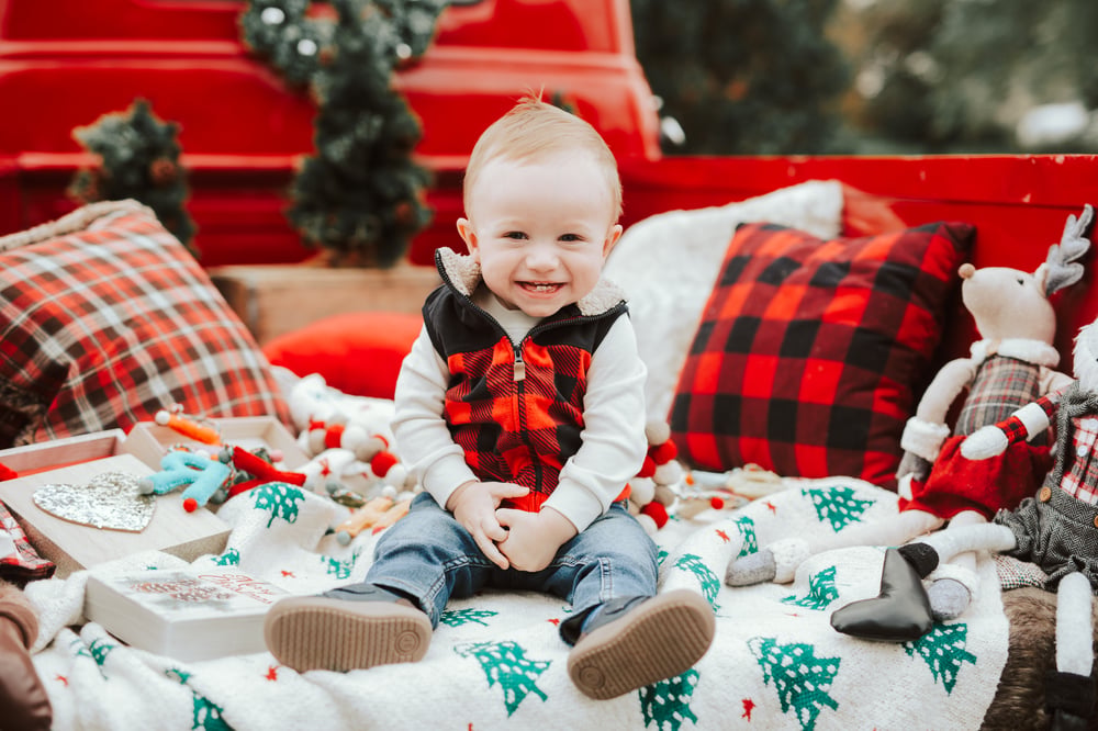 Image of OCTOBER 22ND | RED CHRISTMAS TRUCK MINI SESSIONS 