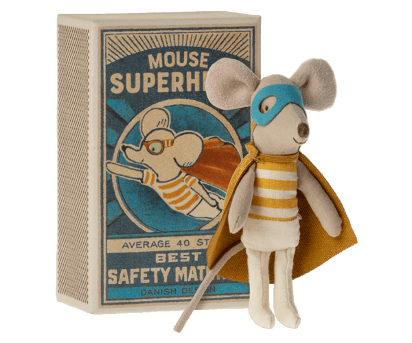 Image of Ratón superhéroe en caja de cerillas