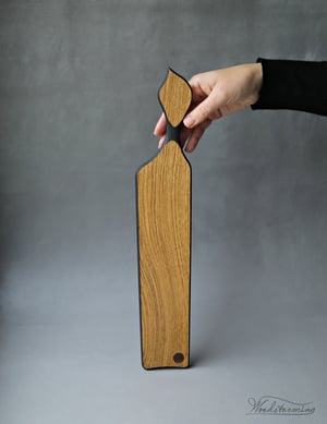 Image of Small oak serving board - the leaf