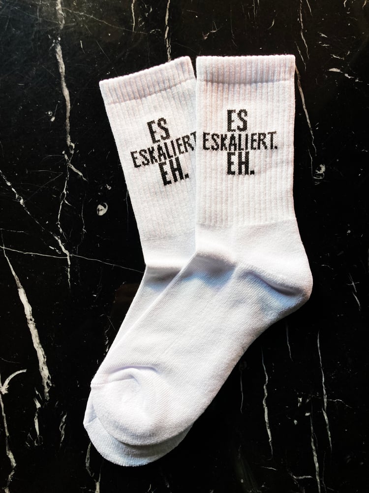 Image of Robinson Bar "Es Eskaliert Eh" Socken (new sizes available)
