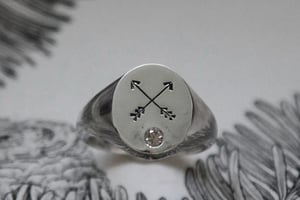 Image of *SALE* large arrow signet ring with diamond