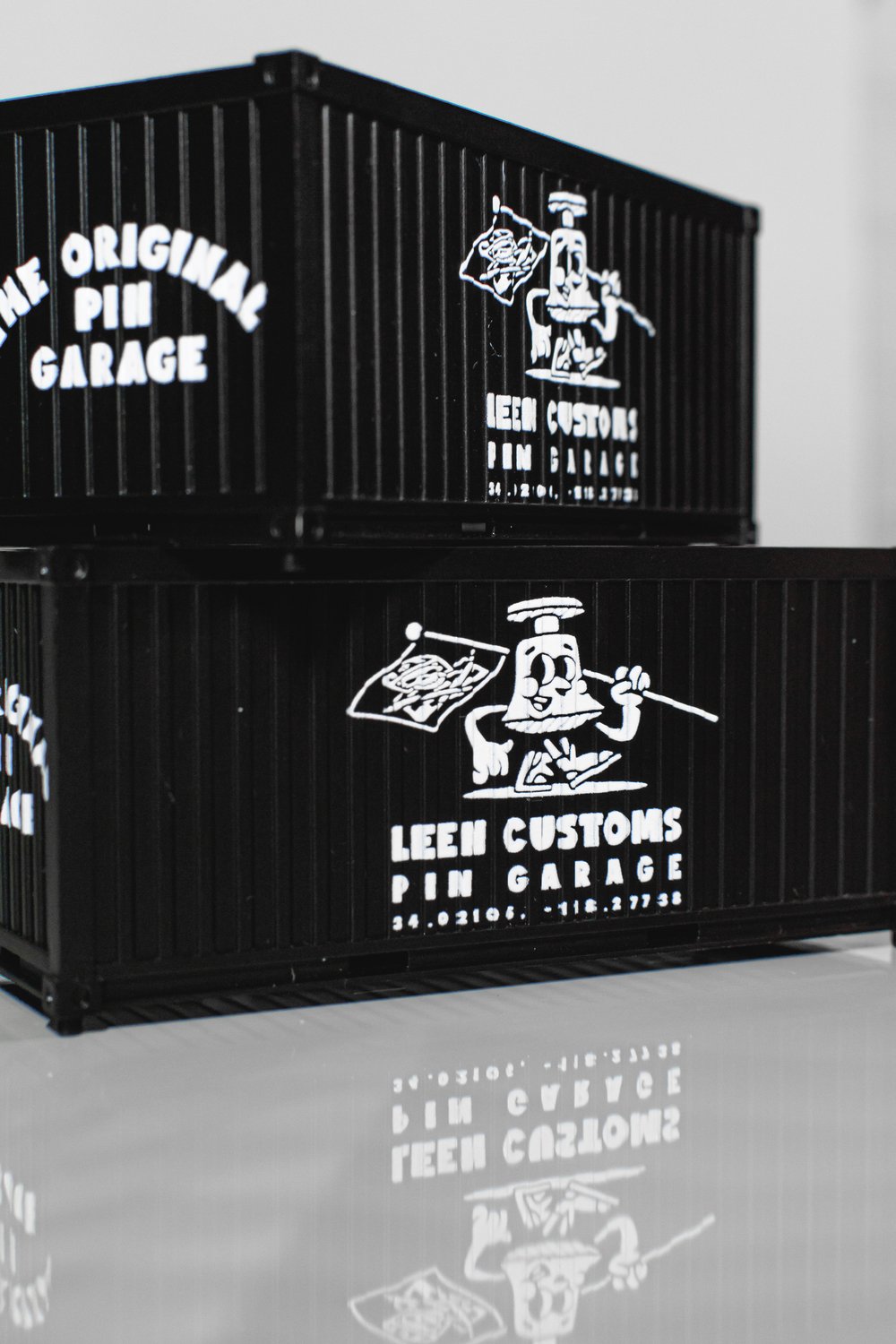 Leen Customs Pin Garage - The Original Pin Garage