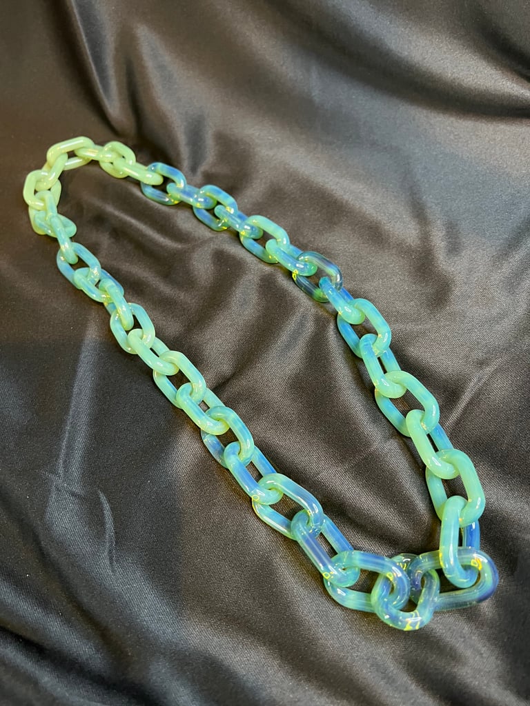 Blue/green glass chain