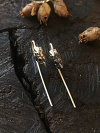 Image 4 of Snapdragon skull earrings - white bronze