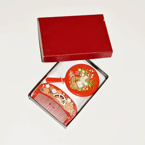 Image of Vintage 1970's Japanese floral lacquer comb & hand mirror gift set
