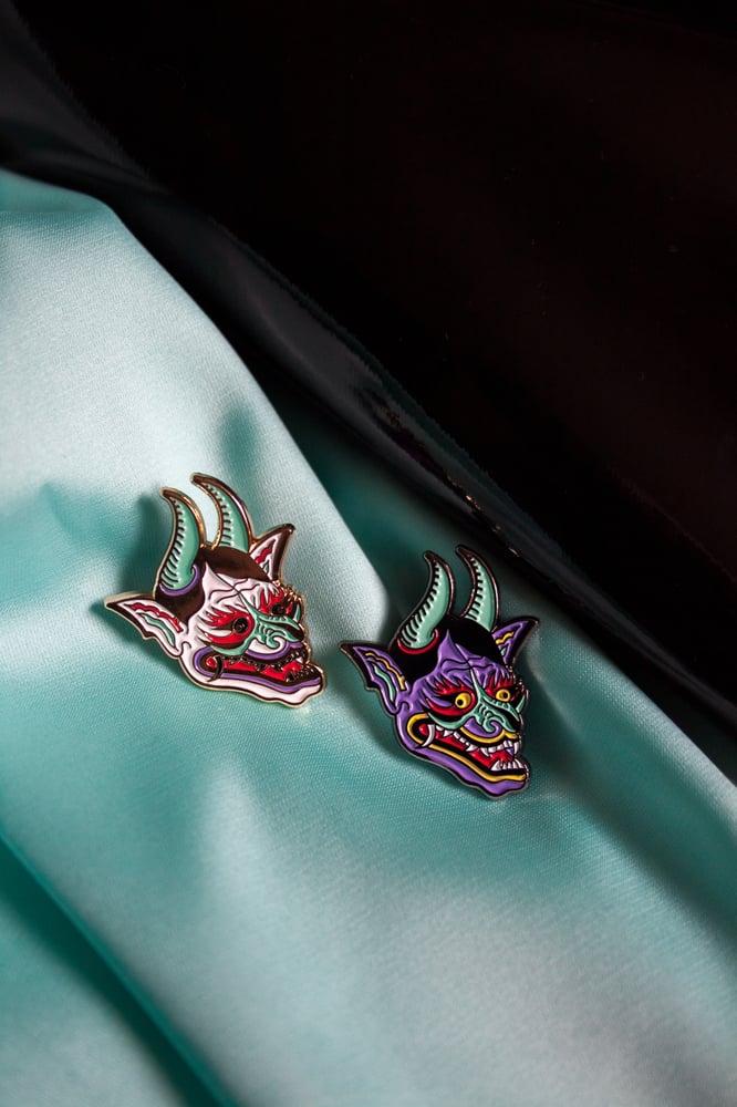 Image of Traditional Hannya Mask Enamel Pin