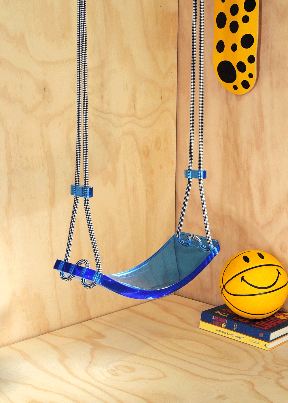 Image of Single Scoop Swing in Very Blue