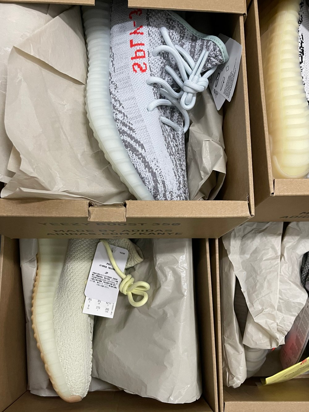 LOT OF SZ 9 YEEZY - FIRST RELEASES