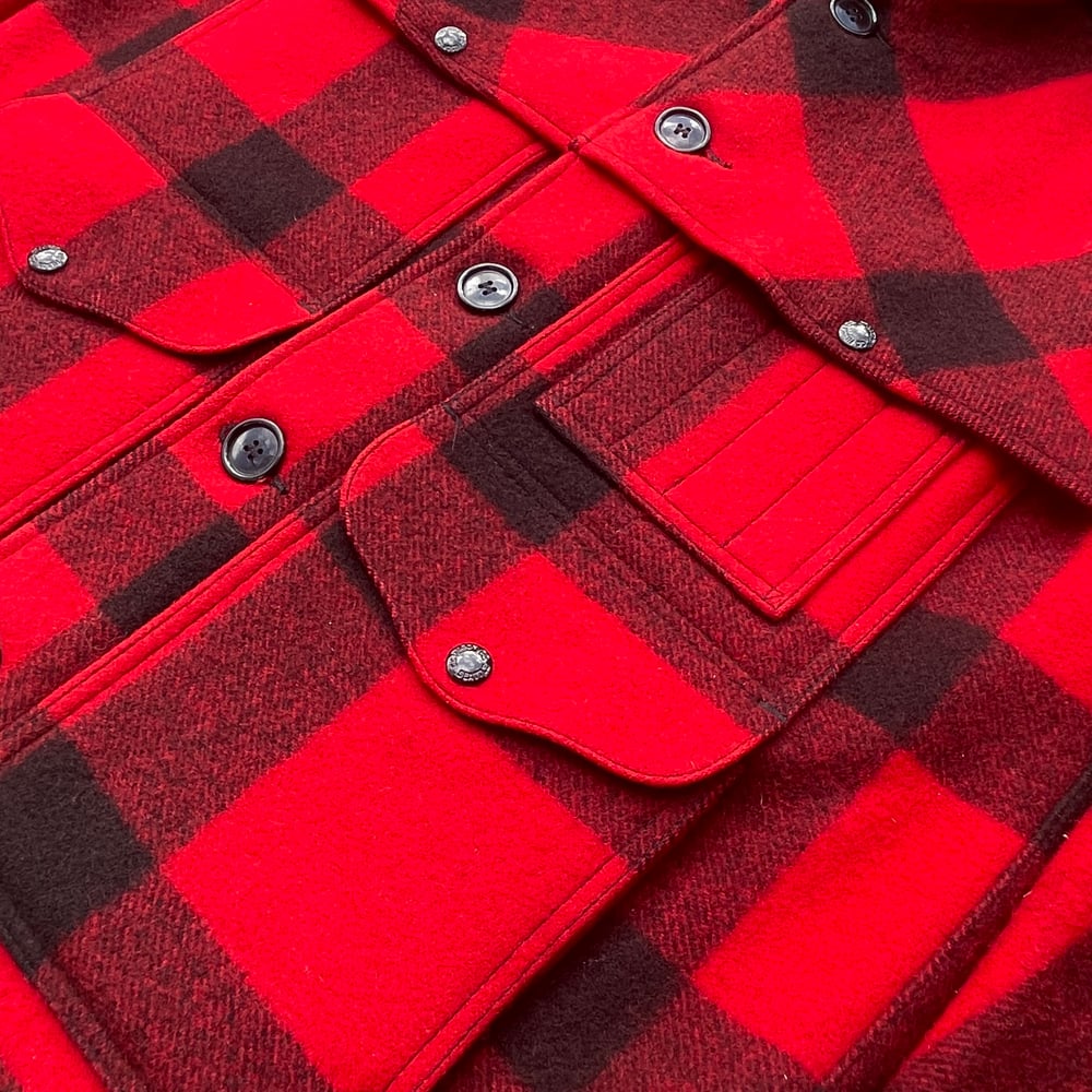 C. C. Filson 70s Vintage Buffalo Check Mackinaw Hunting Jacket Red Black Plaid 100% Wool size: XL
